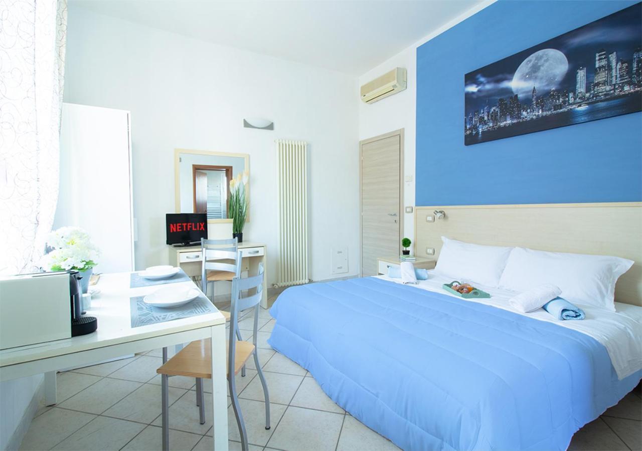Athena Rooms - Parcheggio Privato โบโลญญา ภายนอก รูปภาพ
