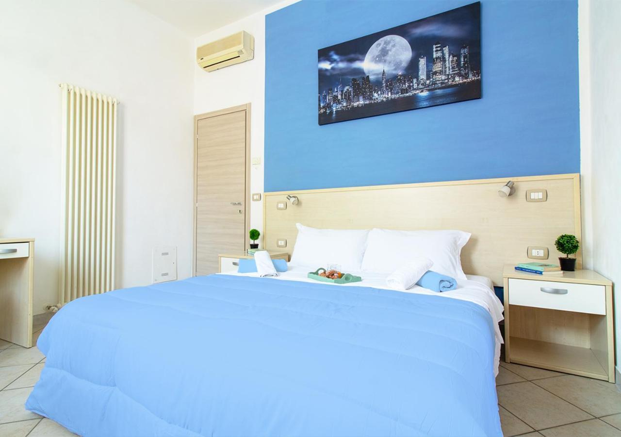 Athena Rooms - Parcheggio Privato โบโลญญา ภายนอก รูปภาพ