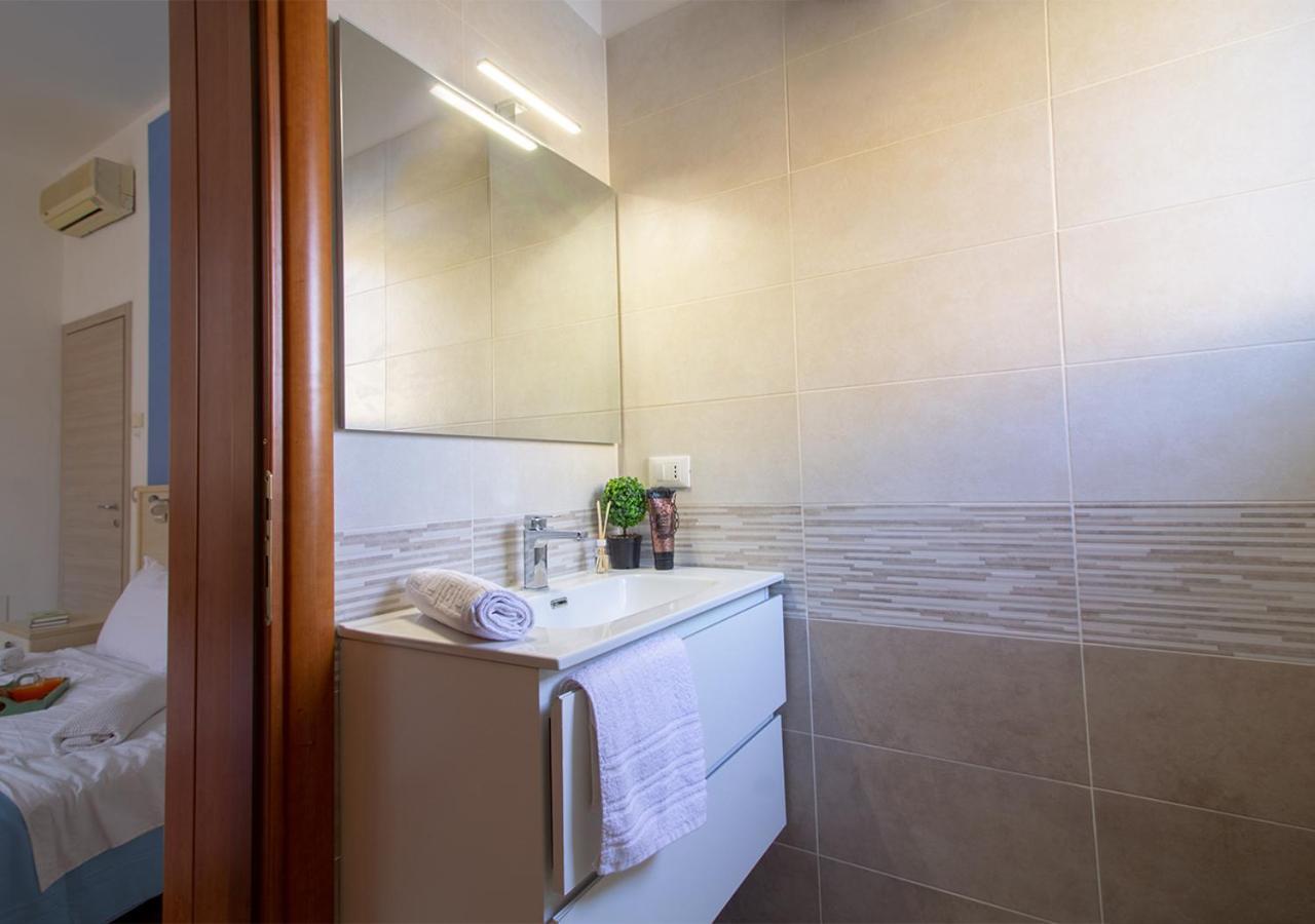 Athena Rooms - Parcheggio Privato โบโลญญา ภายนอก รูปภาพ