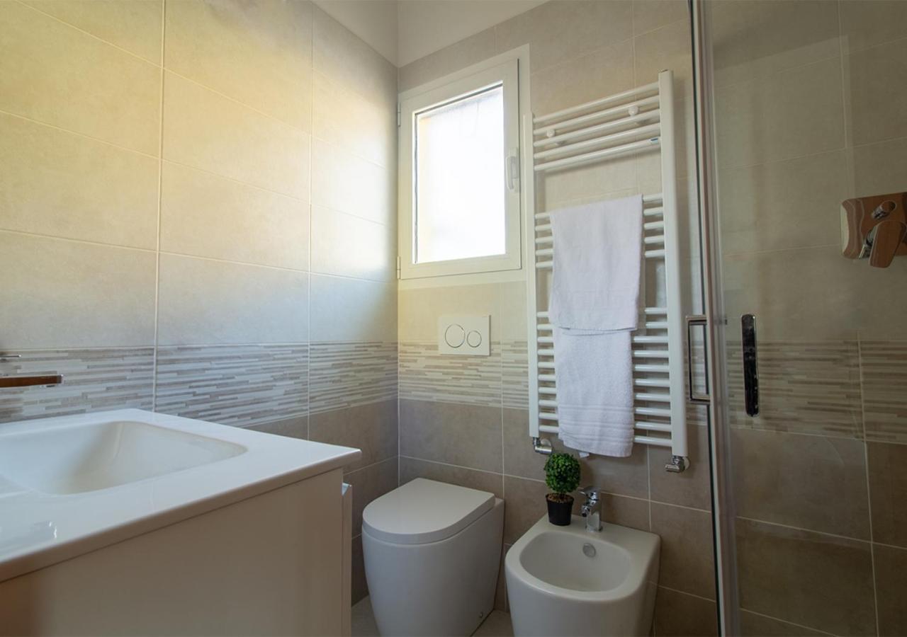 Athena Rooms - Parcheggio Privato โบโลญญา ภายนอก รูปภาพ