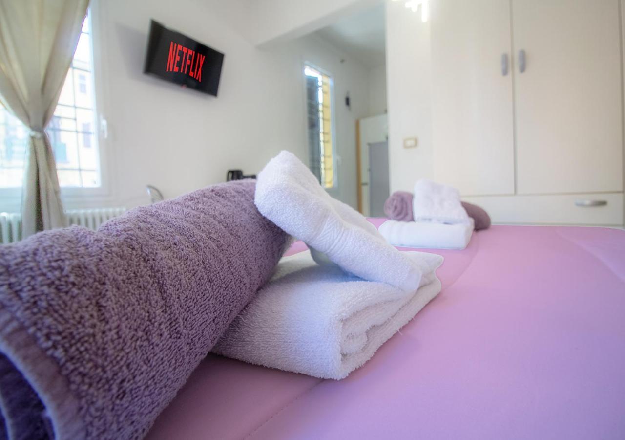 Athena Rooms - Parcheggio Privato โบโลญญา ภายนอก รูปภาพ