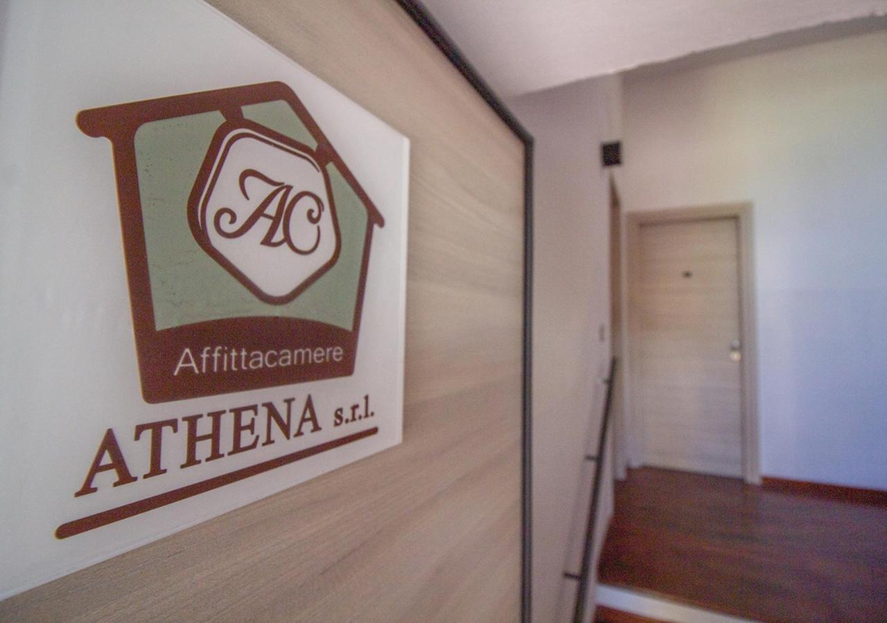 Athena Rooms - Parcheggio Privato โบโลญญา ภายนอก รูปภาพ