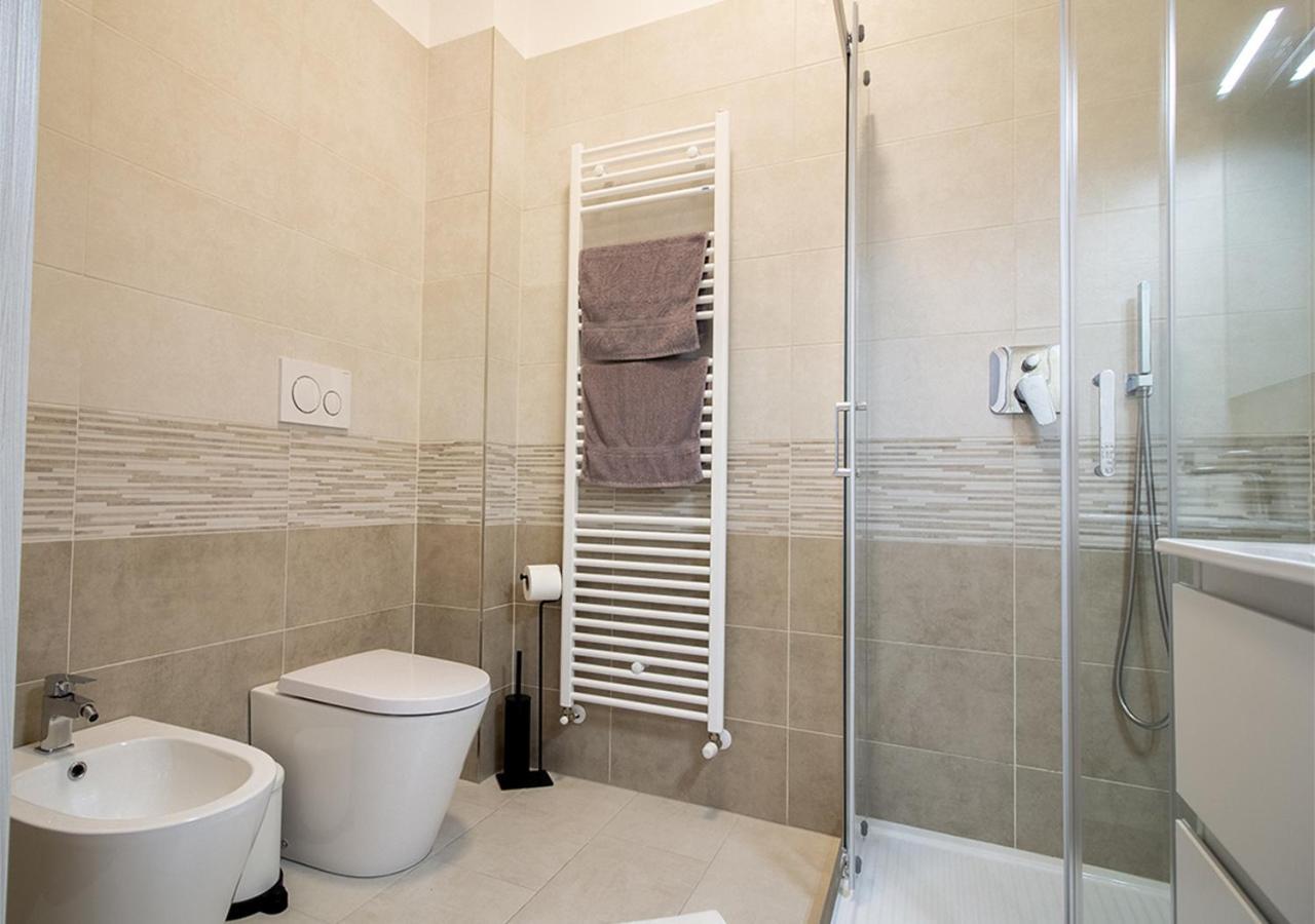 Athena Rooms - Parcheggio Privato โบโลญญา ภายนอก รูปภาพ