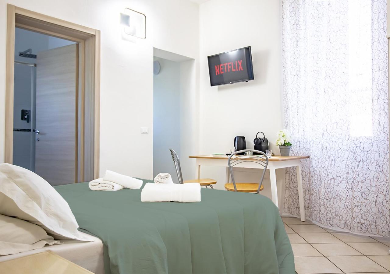 Athena Rooms - Parcheggio Privato โบโลญญา ภายนอก รูปภาพ